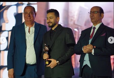 حمادة هلال يفوز بـ جائزة ميدل إيست ميوزك أورد ميما 2022 3