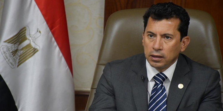 وزير الرياضة يتقدم بخالص العزاء لأسر ضحايا كنيسة أبوسيفين 1