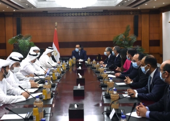 رئيس الوزراء يلتقي وزير الصناعة المتقدمة الإماراتي والوفد المرافق له