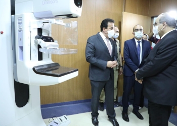 وزير الصحة يتفقد مستشفى أورام الإسماعيلية ويشيد بمستوى الخدمات الصحية