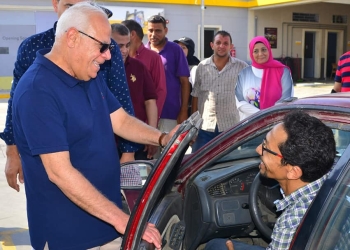لمتابعة انتظام العمل.. محافظ بورسعيد يتفقد محطات الوقود بالضواحي