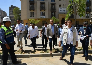 وزير الإسكان يتفقد سير العمل بمشروع تطوير «منطقة سور مجرى العيون» بـ القاهرة
