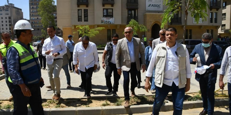 وزير الإسكان يتفقد سير العمل بمشروع تطوير «منطقة سور مجرى العيون» بـ القاهرة