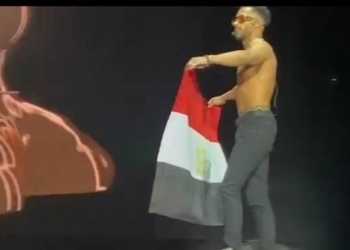 محمد رمضان يرفع علم مصر أمام الأتراك في حفله بـ اسنطبول (صور) 1