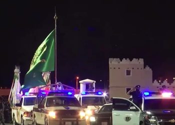 قوات الأمن السعودية تقيم عرضا عسكريا في مكة استعدادا لأداء فريضة الحج