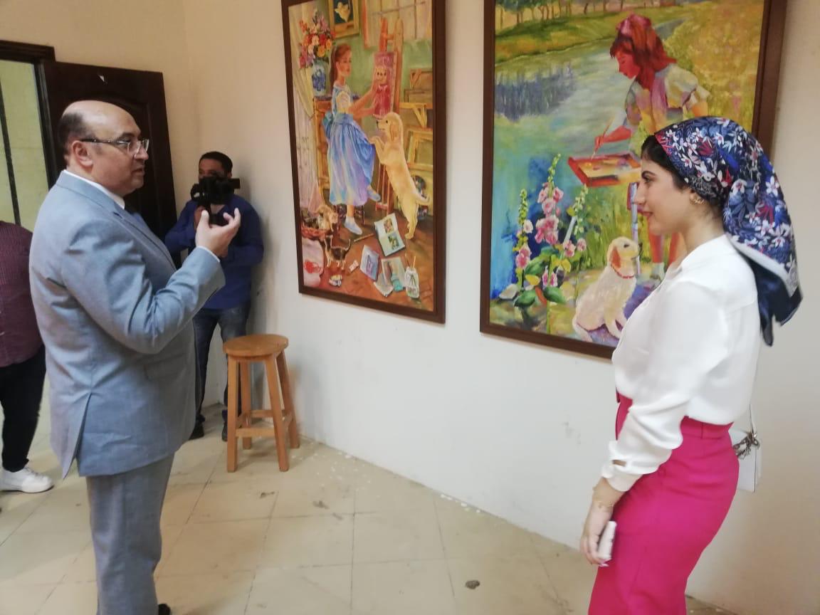 نائب رئيس جامعة المنصورة يتفقد معرض مشروعات تخرج الدفعة الرابعة بكلية الفنون الجميلة 3