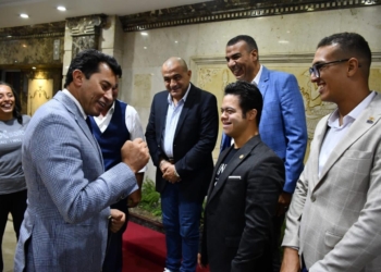 وزير الرياضة يُكرم أبطال بعثة مصر بعد تسجيل رقم جديد في عبور المانش 5