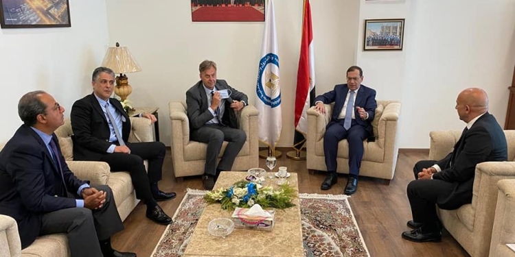 وزير البترول يبحث زيادة استثمارات اكسون موبيل العالمية في مصر