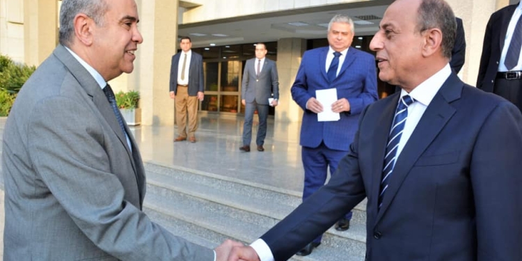 وزير الطيار المدني الجديد يشكر منار على مجهوداته خلال فترة توليه الحقيبة