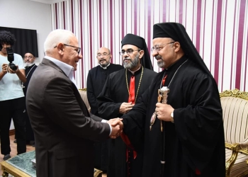 محافظ بورسعيد يستقبل وفدًا كنائسي لتقديم واجب العزاء في ضحايا أبو سيفين