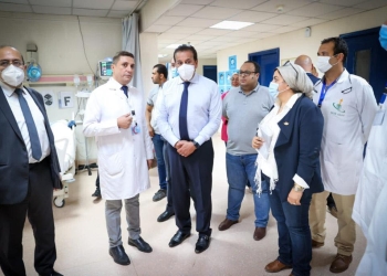وزير الصحة يتفقد مشروع رفع كفاءة قسم العناية بمستشفى القباري التخصصي بـ الإسكندرية