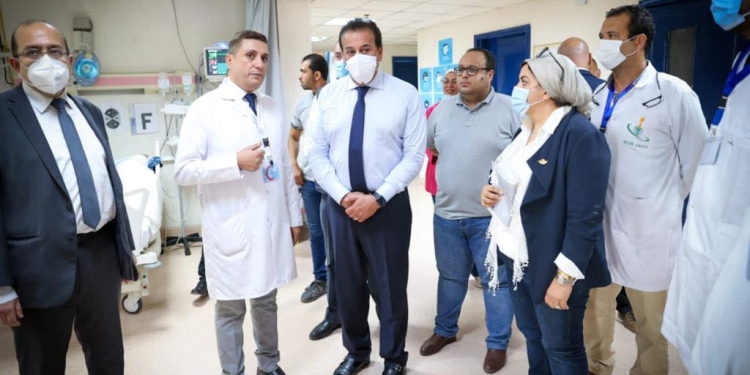 وزير الصحة يتفقد مشروع رفع كفاءة قسم العناية بمستشفى القباري التخصصي بـ الإسكندرية