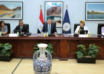 أحمد عيسى يتابع الاستعدادات السياحية لاستضافة مصر لمؤتمر "COP 27 "