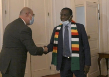 رئيس زيمبابوي يستقبل السفير المصري في هراري 2