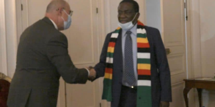 رئيس زيمبابوي يستقبل السفير المصري في هراري 1