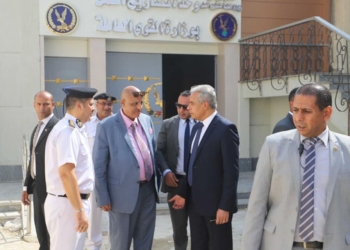 وزير القوى العاملة يتفقد وحدة خدمات العمالة المصرية بالخارج