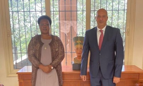 السفير المصري في كمبالا يستقبل وزيرة الدولة الأوغندية لشئون الشباب والطفل 1