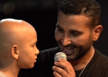 «بعد أغنية يا صاحبي ياجدع».. طفل مصاب بالسرطان يغني مع أحمد سعد 3