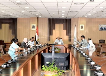 رئيس جامعة المنصورة يعقد إجتماعا لتحقيق الاكتفاء الذاتي للمدن الجامعية 2