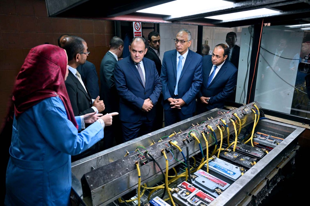 عاجل | وزير التجارة يفتتح أحدث معمل لفحص المحركات الكهربائية 5