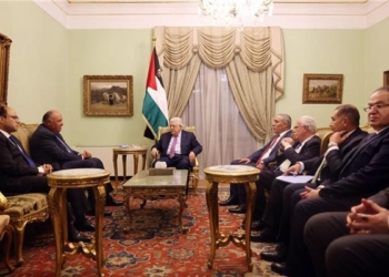 الرئيس الفلسطيني يطلع شكري على الأوضاع الصعبة في فلسطين