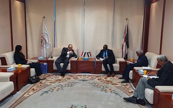 السفير المصري في الخرطوم يلتقي وزير الكهرباء والطاقة السوداني 1