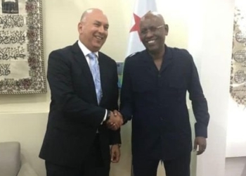 السفير المصري في جيبوتي يلتقي وزير الاقتصاد والمالية المكلف بالصناعة 1