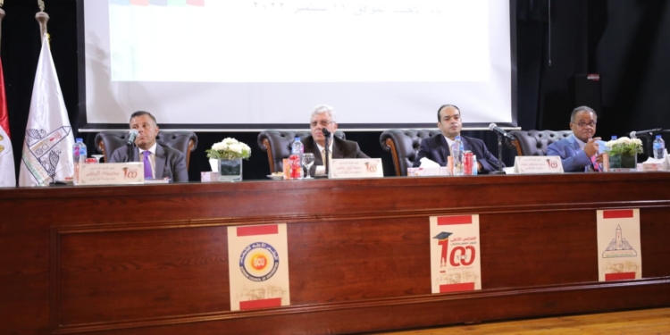 عاشور يرأس اجتماع المجلس الأعلى لشئون التعليم والطلاب بجامعة عين شمس