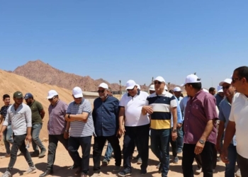 وزير الإسكان يتفقد مشروعات مياه الشرب والصرف الصحى بـ شرم الشيخ 1