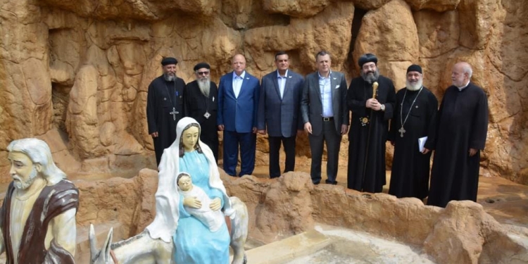 وزيرا السياحة والتنمية المحلية ومحافظ القاهرة يفتتحون منطقة شجرة مريم إحدى نقاط رحلة العائلة المقدسة