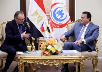 وزير الصحة يبحث مع سفير دولة التشيك بمصر التعاون في مجال الصناعة والاستثمار الطبي