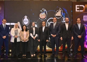 هيئة الدواء المصرية تحتفل بختام مبادرة الرعاية الصيدلية 100 مشروع وتكرم الفائزين 1