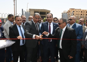 محافظ الفيوم يفتتح فرع البنك الأهلي المصري الجديد