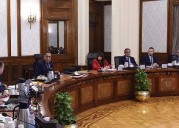 رئيس الوزراء يعقد اجتماعاً لبحث سبل تحفيز استثمارات المصريين في الخارج 1