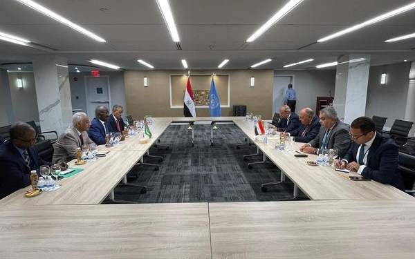وزير الخارجية يلتقي نظيره الموريتاني بنيويورك 1
