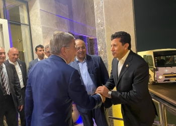 وزير الرياضة يودع توماس باخ بعد زيارته الرسمية لـ مصر 1