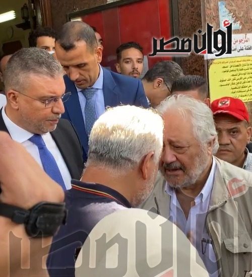 نقيب الممثلين وعمرو الليثى أول الحاضرين في جنازة زوجة خالد زكي 1