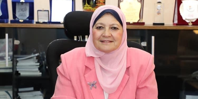 الدكتورة حنان جنيد عميدة اعلام القاهرة
