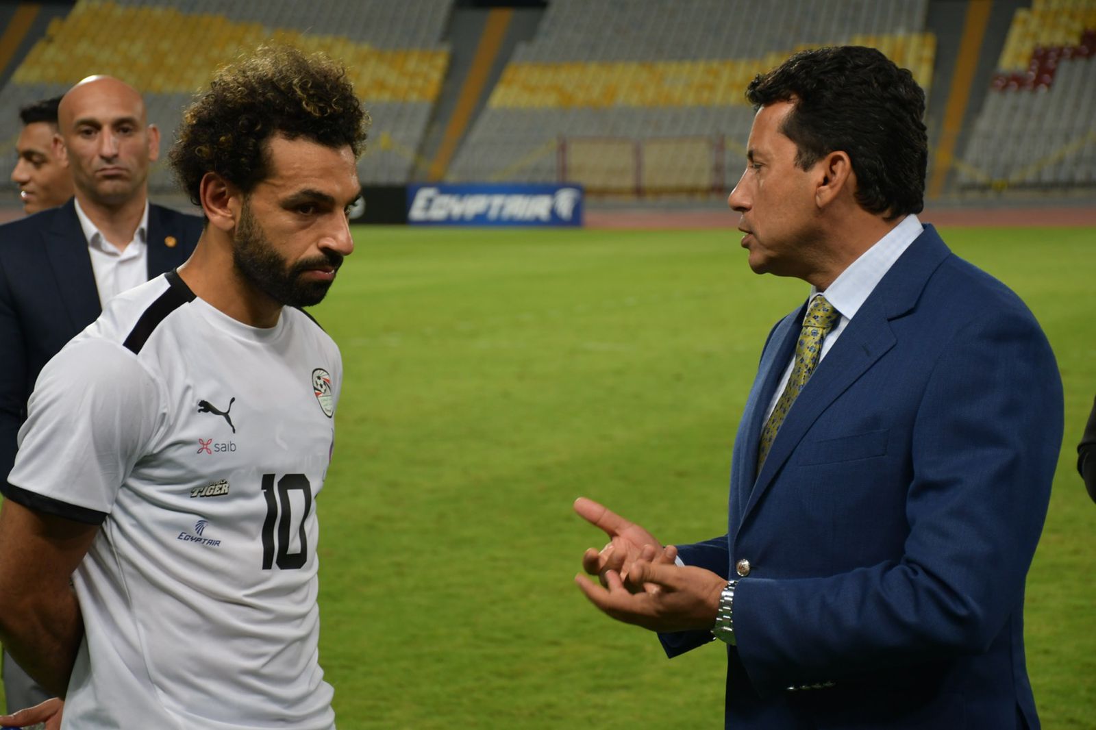 محمد صلاح :نسعى جميعا لتحقيق إنجاز لكرة القدم المصرية وإسعاد الجماهير فى البطولات المقبلة 1