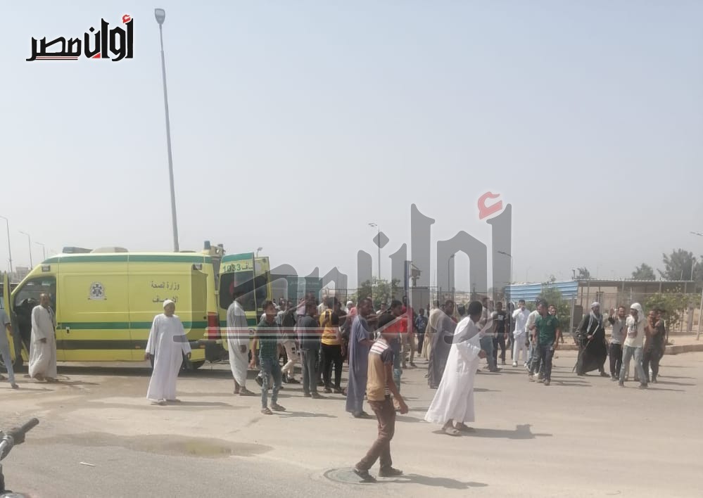 عاجل | إصابة 25 عاملا بسوهاج في حادث سير والاسعاف تنقلهم للمستشفى