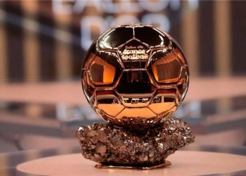 اليويفا وفرانس فوتبول يتعاونان لتنظيم جائزة الكرة الذهبية 1