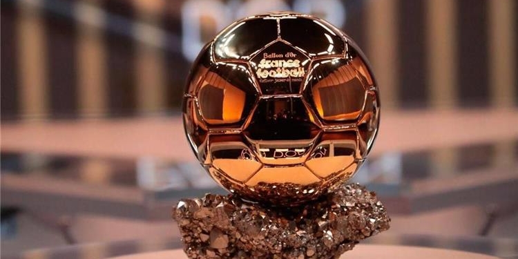 اليويفا وفرانس فوتبول يتعاونان لتنظيم جائزة الكرة الذهبية 1