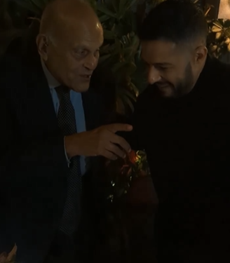 محمد حماقي يغني ارسم قلب بـ رفقة مجدي يعقوب |فيديو 1