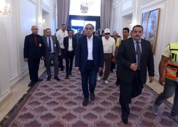 رئيس الوزراء يتفقد مشروعات التطوير بـ مطار شرم الشيخ الدولي 4