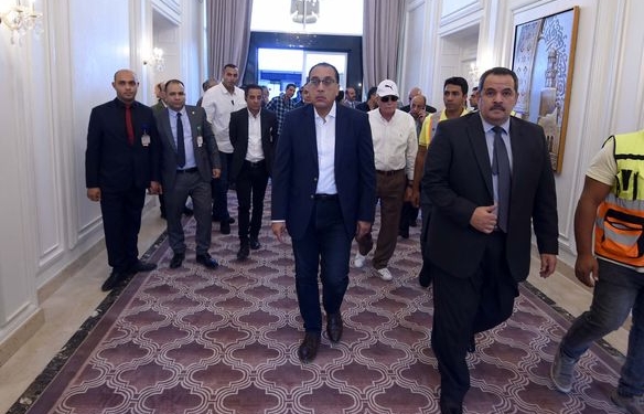 رئيس الوزراء يتفقد مشروعات التطوير بـ مطار شرم الشيخ الدولي 1