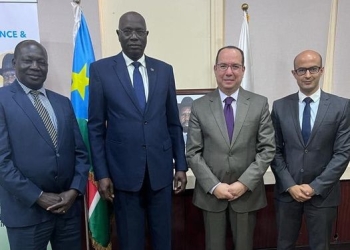 سفير مصر في جنوب السودان يلتقي وزير المالية والتخطيط 3