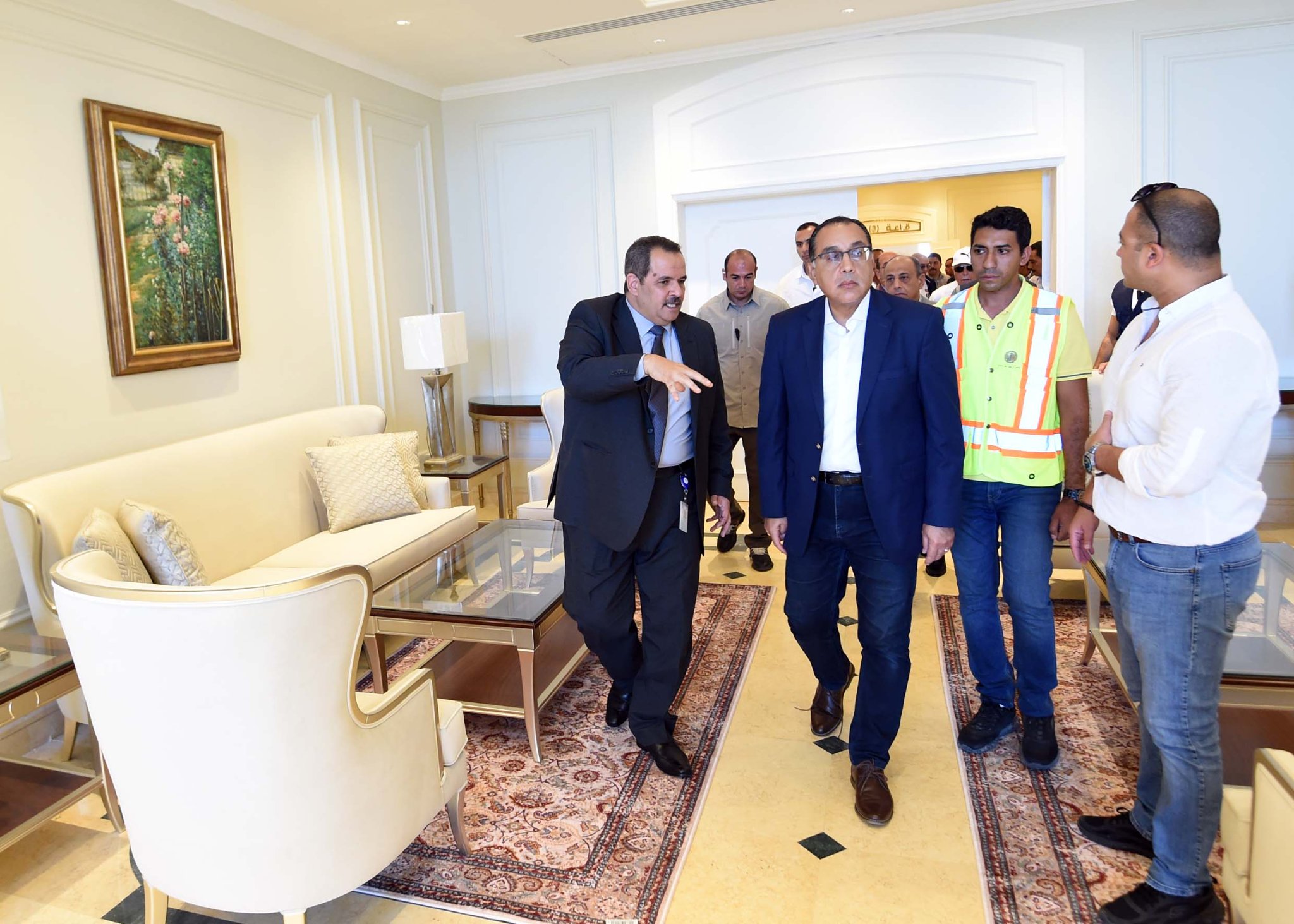 رئيس الوزراء يتفقد مشروعات التطوير بـ مطار شرم الشيخ الدولي 6
