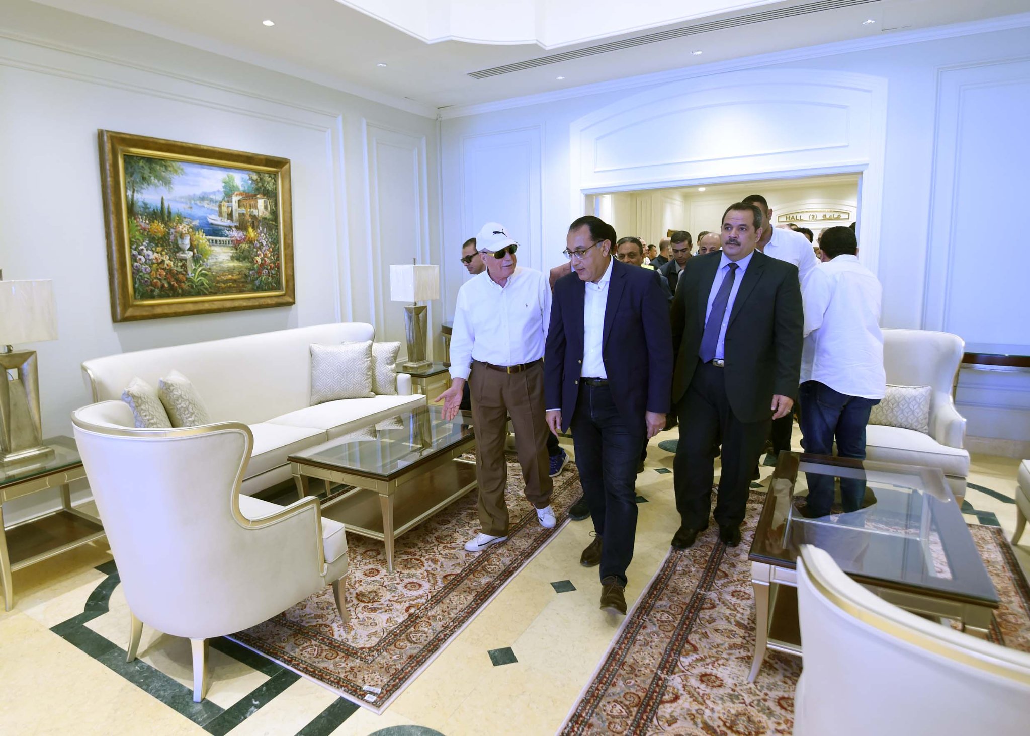 رئيس الوزراء يتفقد مشروعات التطوير بـ مطار شرم الشيخ الدولي 7