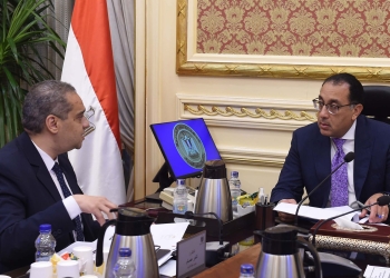 مدبولي يتابع مع رئيس هيئة الدواء المصرية ملفات العمل
