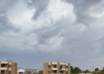 سقوط أمطار خفيفة على مدينة الطور جنوب سيناء